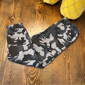Canyon Club gray camouflage pants
